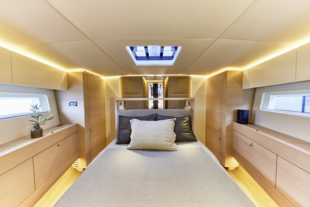 YYachts 8 Vegas Baby