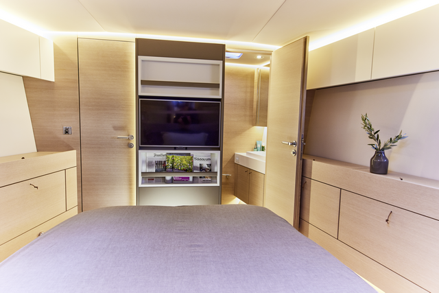 YYachts 8 Vegas Baby