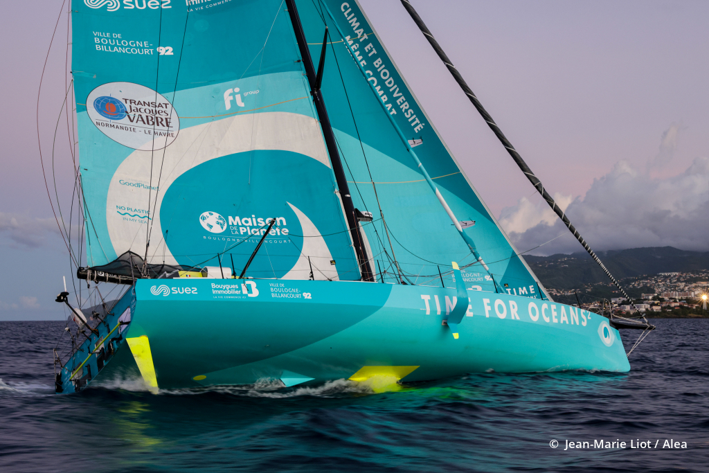 Didac Costa termina su primera Transat Jaques Vabre