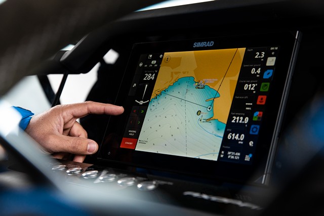Chartplotter y sonda NSX de Simrad Yachting