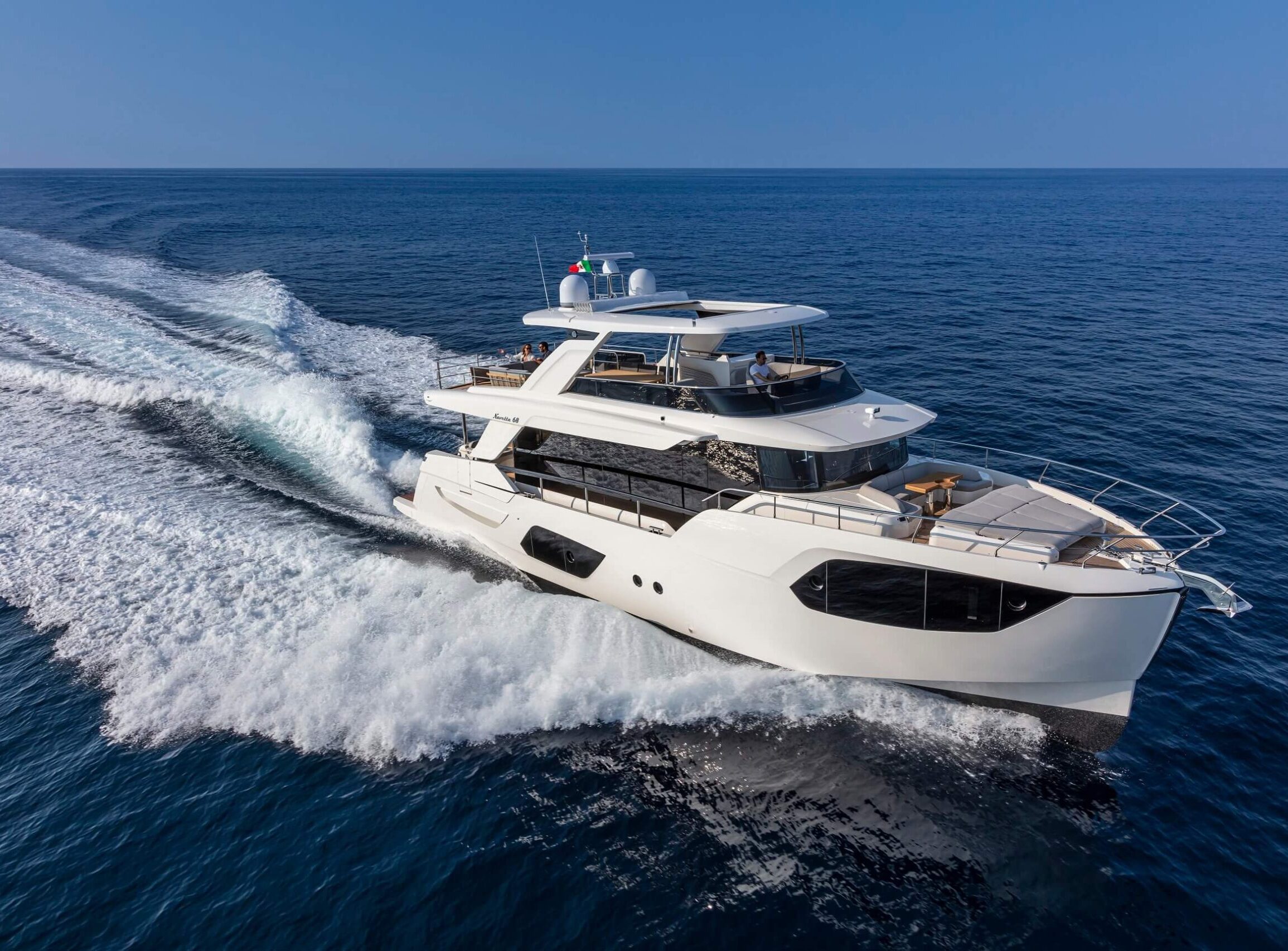 Absolute Navetta 68