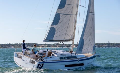 Dufour 37, prestaciones y espacio