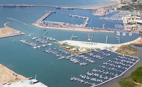 Ports de la Generalitat: El puerto de La Rápita instala 900 placas solares