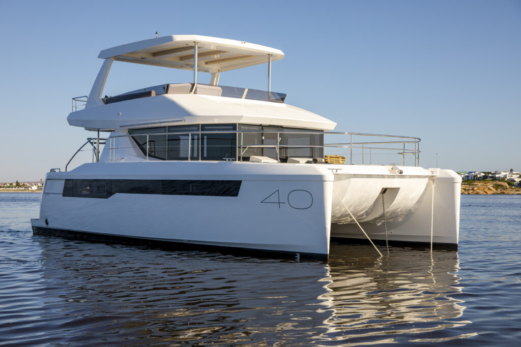 Leopard 40 Power Cat