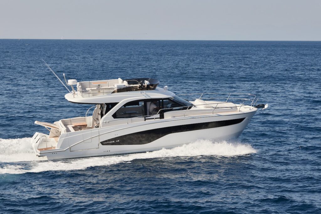 Beneteau Antares 12