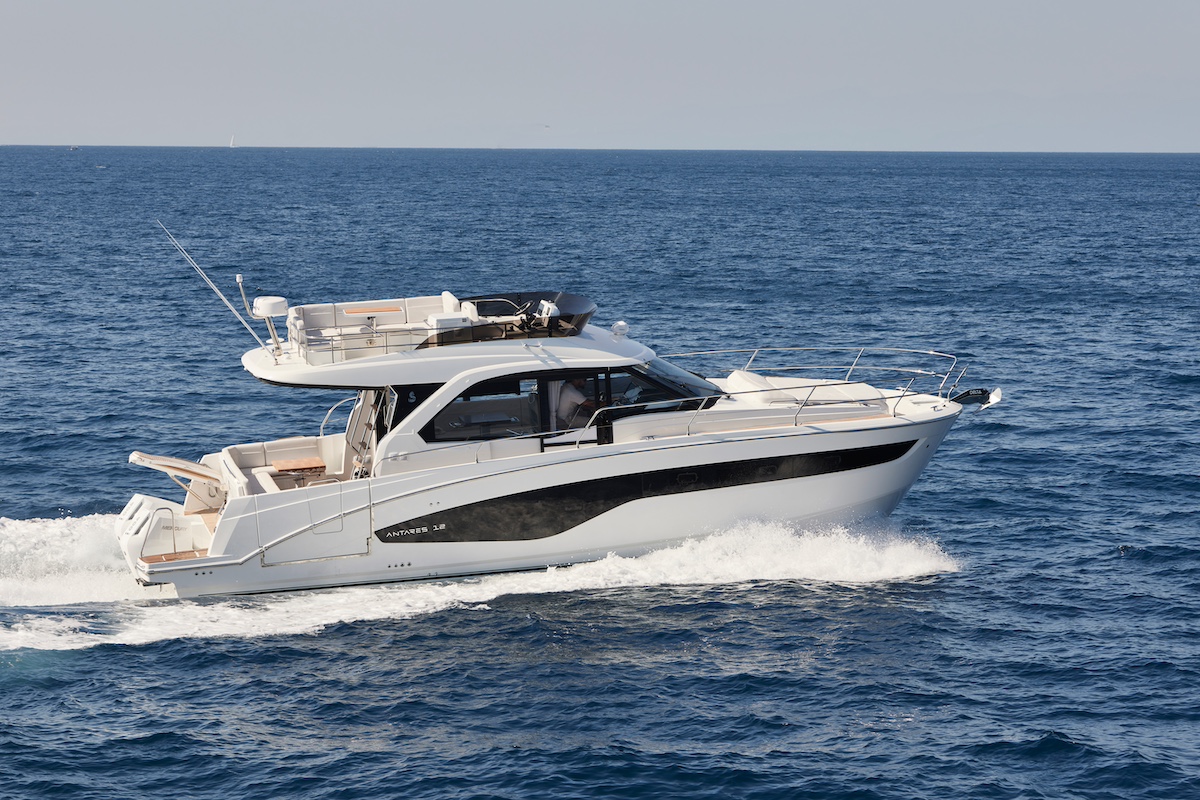 Beneteau Antares 12