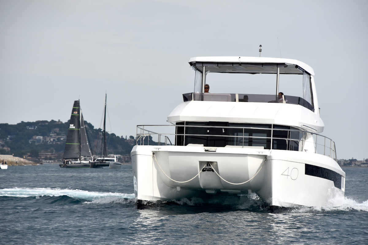 Catamaran Leopard 40PC