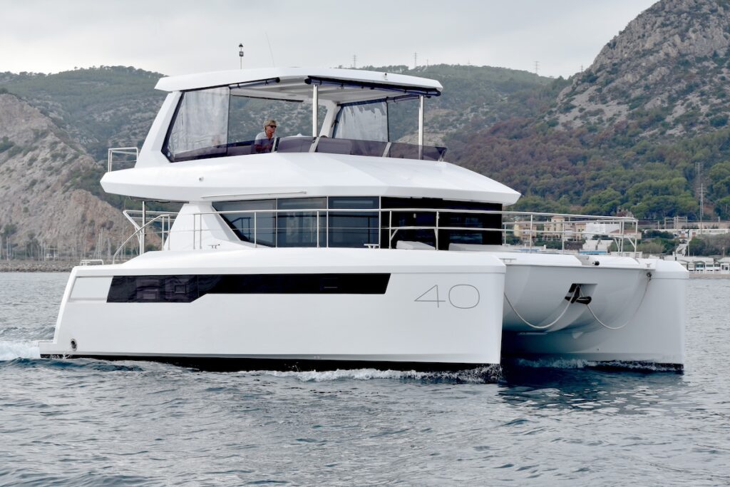 Catamaran Leopard 40PC