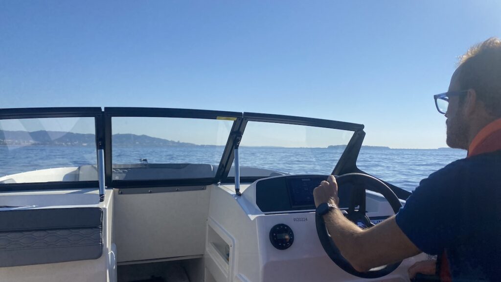 Bayliner Element M19