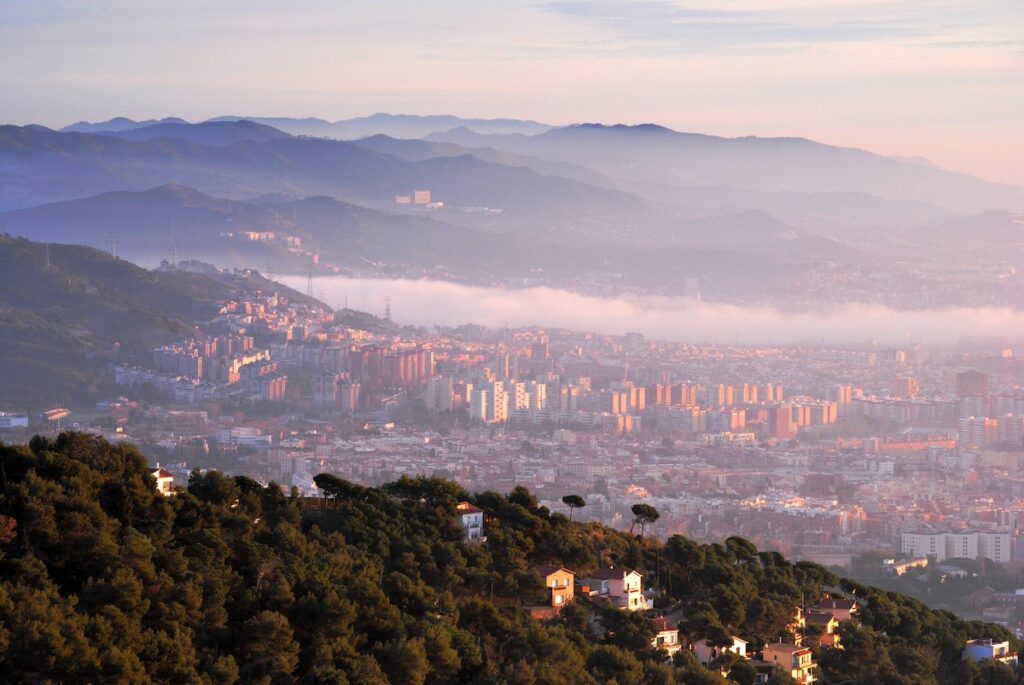 Niebla de radiación en el valle del río Besós