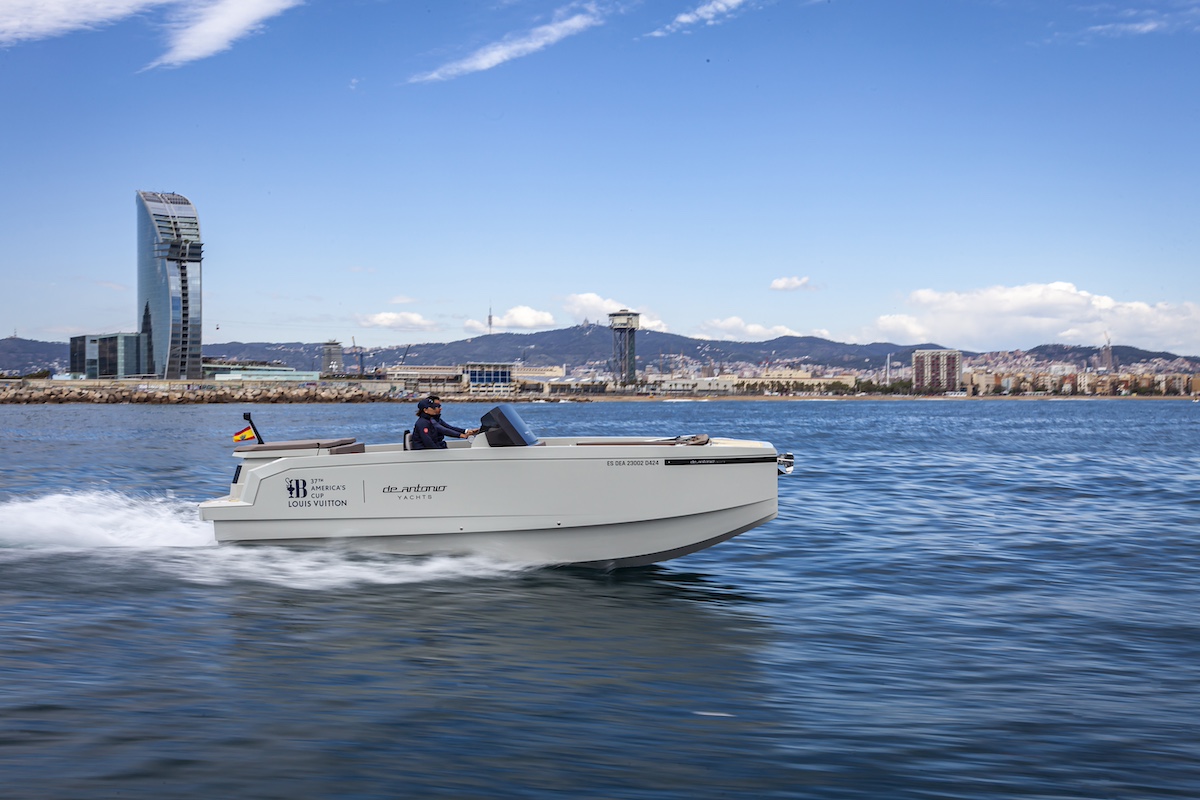 De Antonio Yachts E23