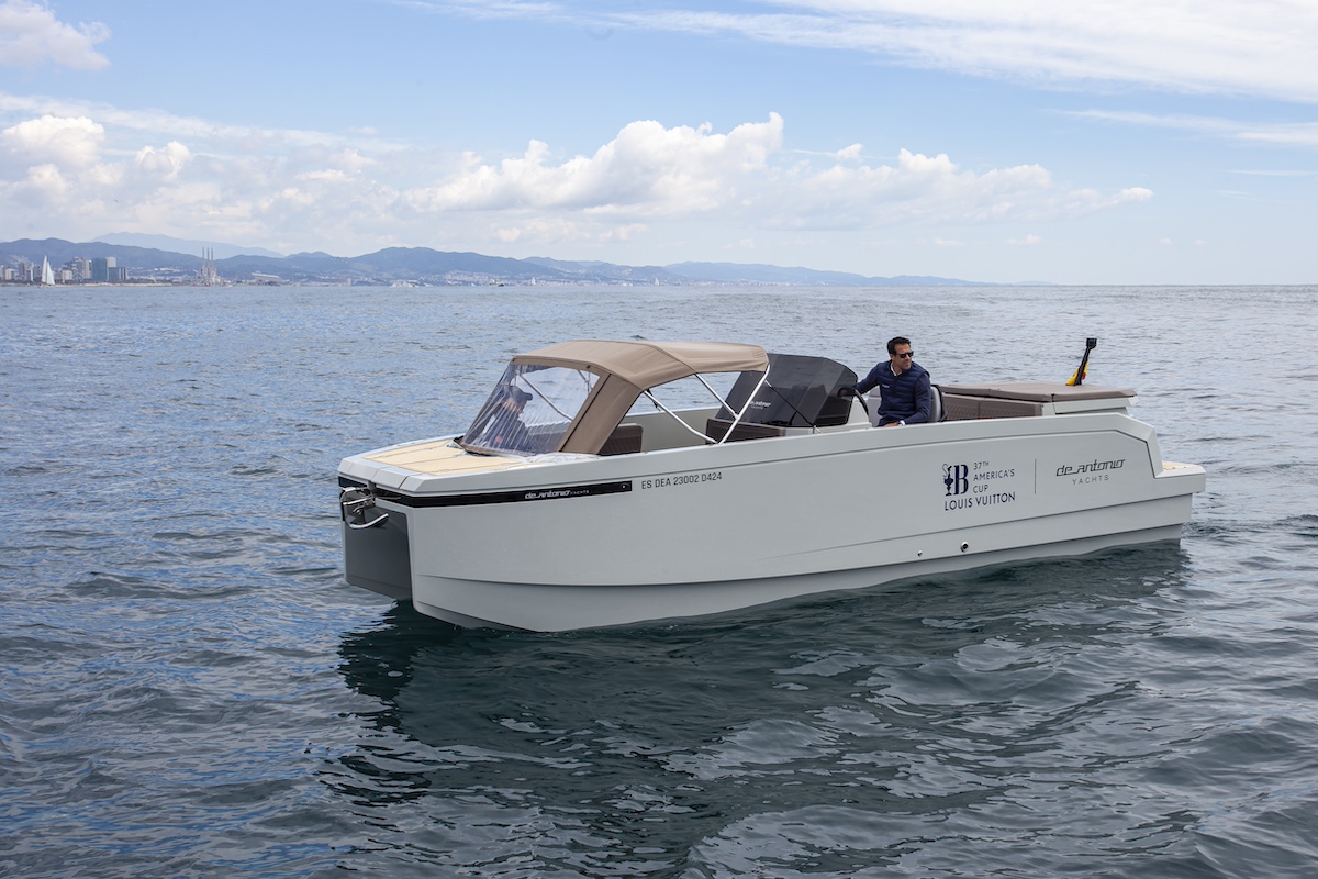 De Antonio Yachts E23