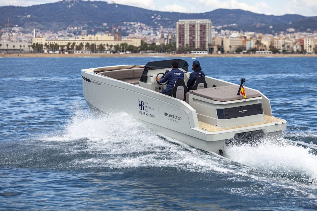 De Antonio Yachts E23