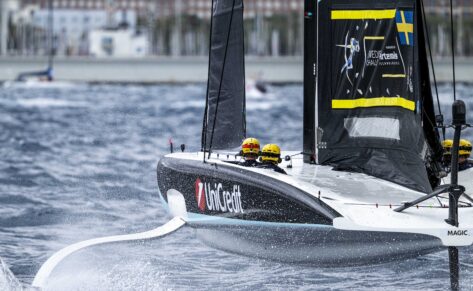 Un sensacional equipo sueco se impone en una jornada llena de acción de la UniCredit Youth America’s Cup