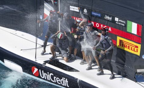Luna Rossa Prada Pirelli domina la regata final para ganar la UniCredit Youth America’s Cup