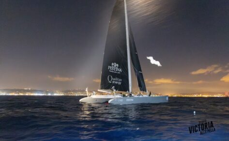 El Maxicat Victoria de Alex Pella a su llegada a Barcelona.