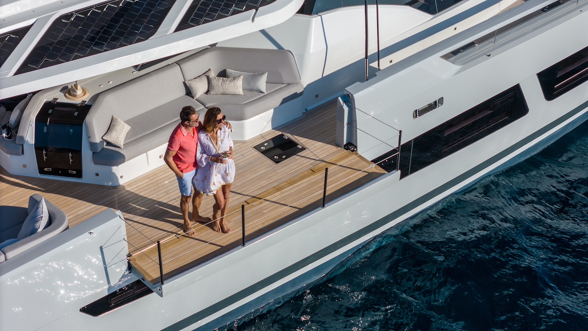 Fountaine Pajot Thíra 80