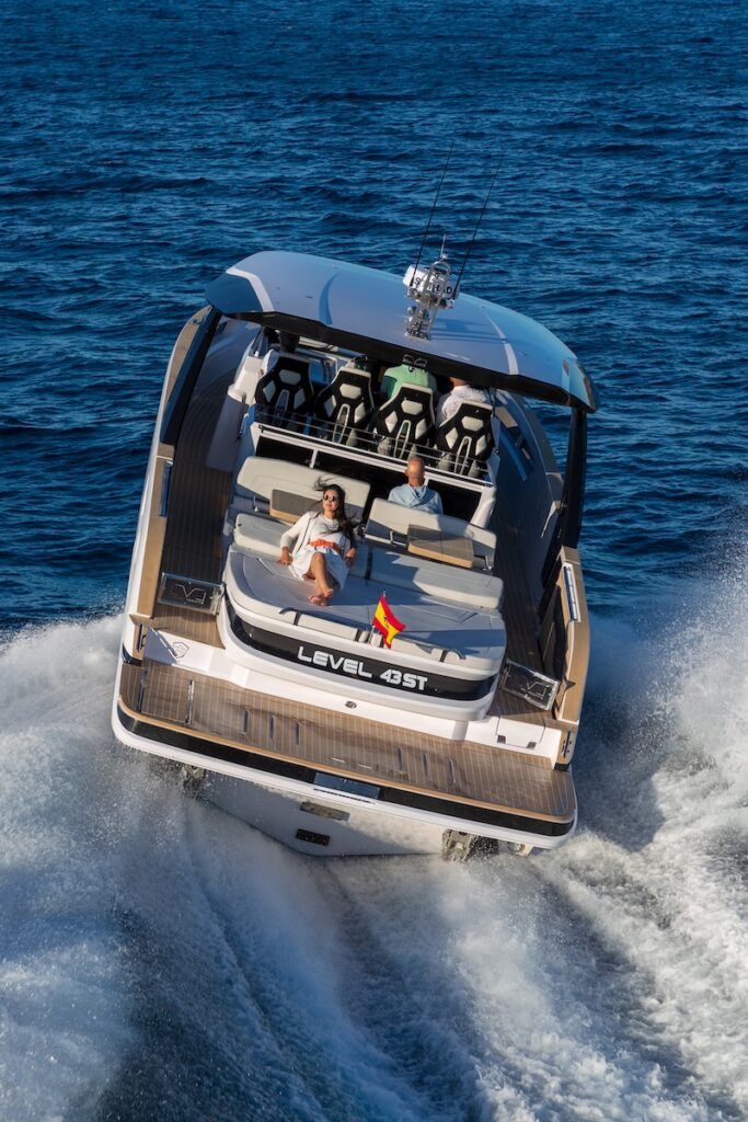 Level Yachts 43ST