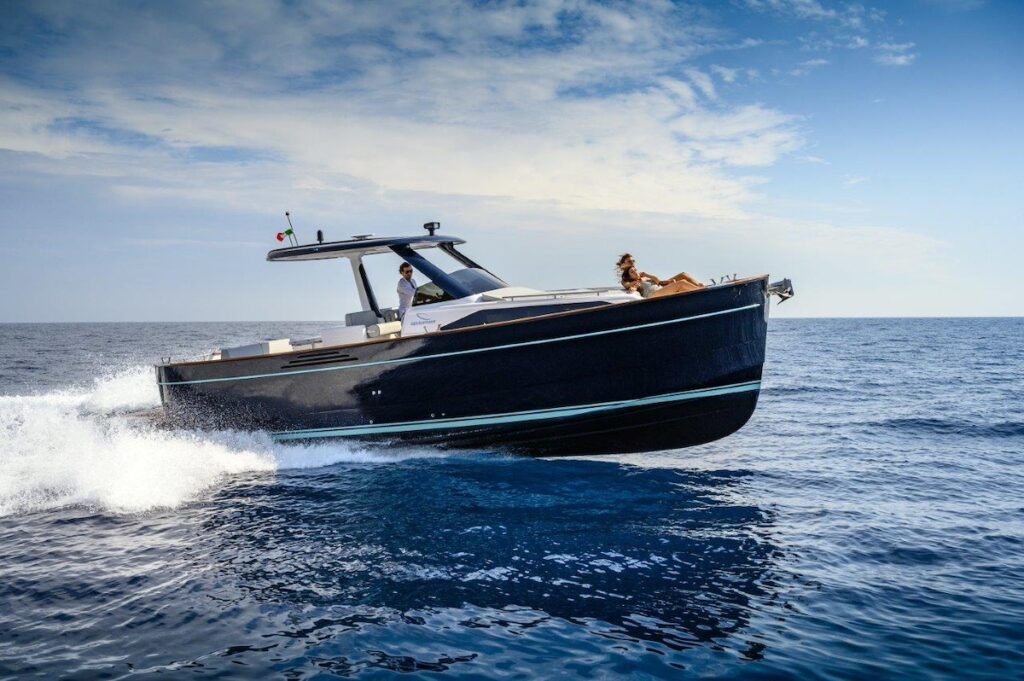 Apreamare Gozzo 35 Palma International Boat Show