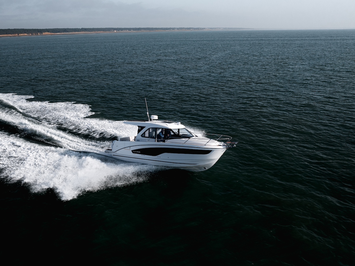 Beneteau Antares 9