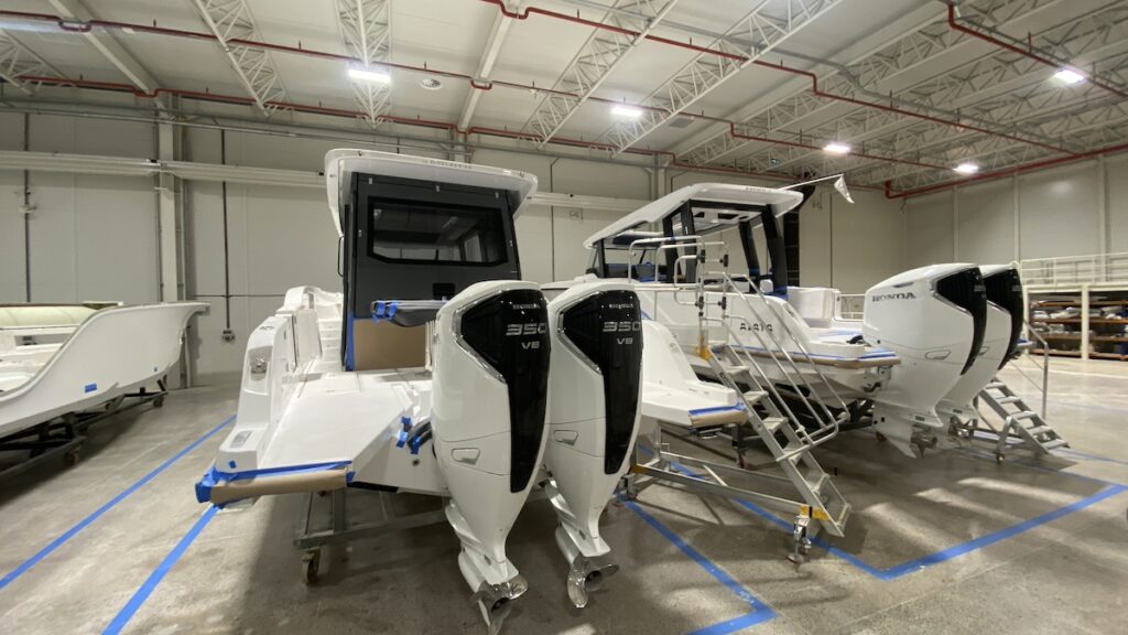 Aiata Boats Wayfider 38