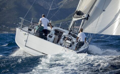Jeanneau Sun Odyssey 415: un toque deportivo en un crucero familiar