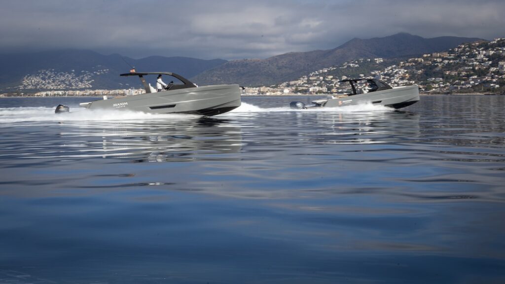 MAX 44 R Y MAX 43 RACE