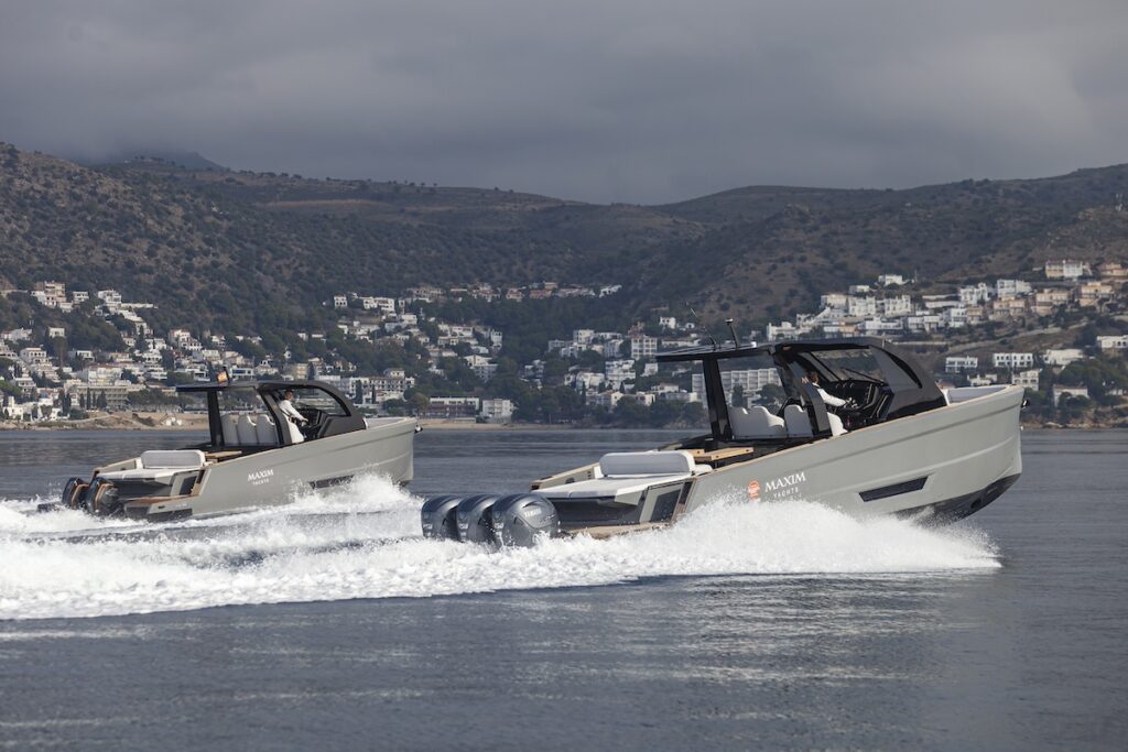 MAX 44 R Y MAX 43 RACE