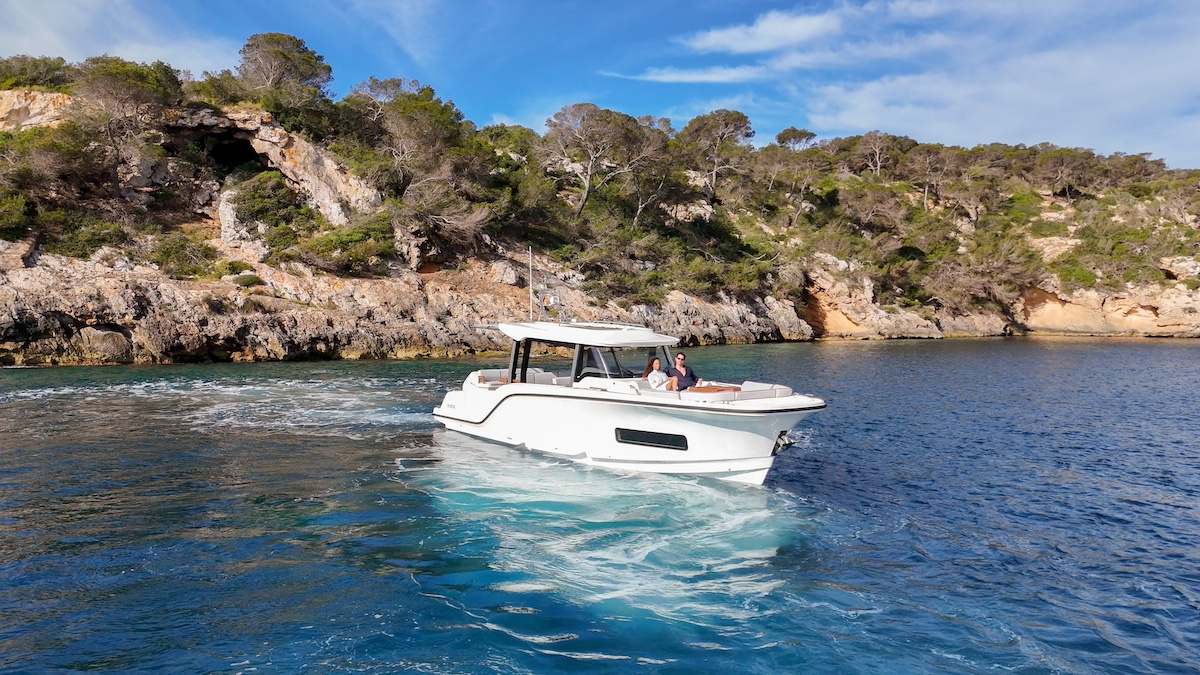 Aiata Wayfinder 38 Suntop