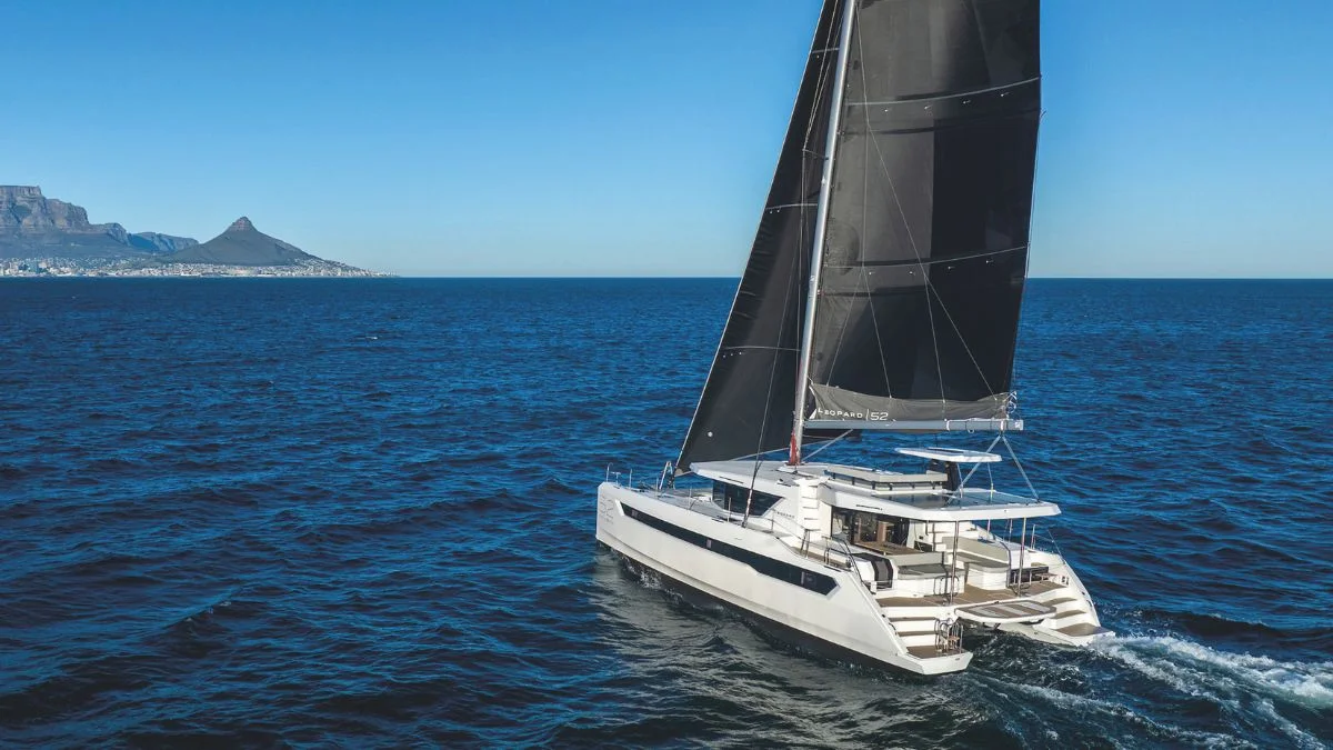 Prueba a vela | Leopard 52: crucero eficiente, preparado para largas travesías