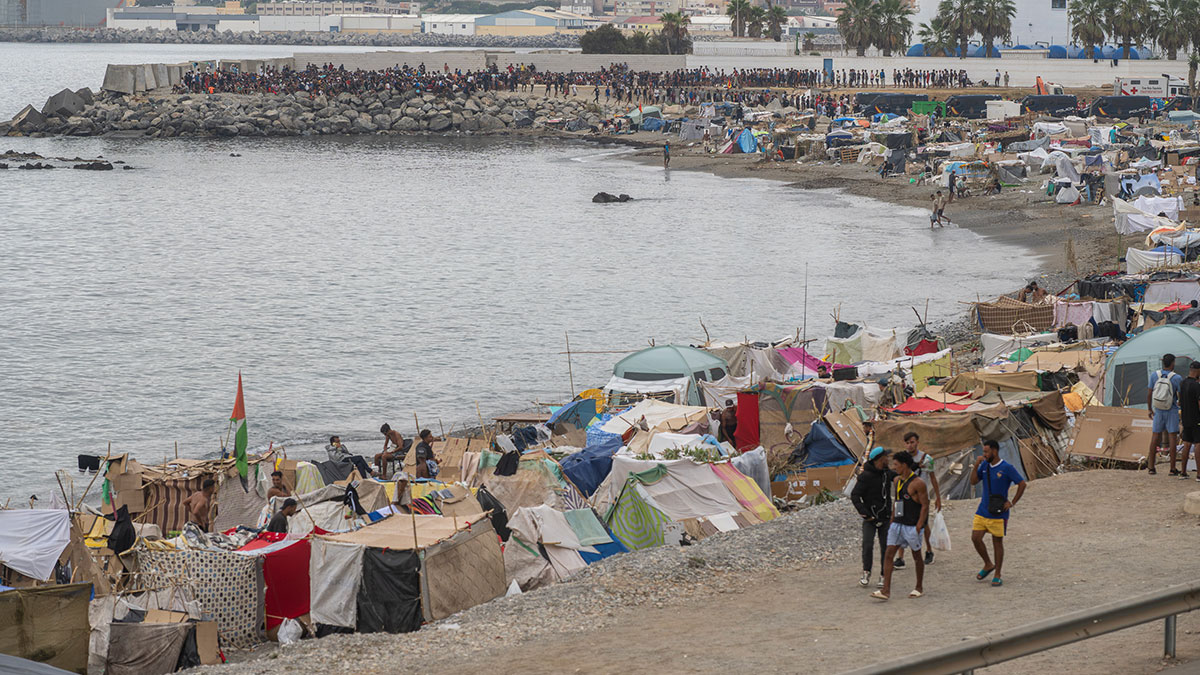 Bruselas reclama a España y Marruecos acelerar los retornos desde Ceuta