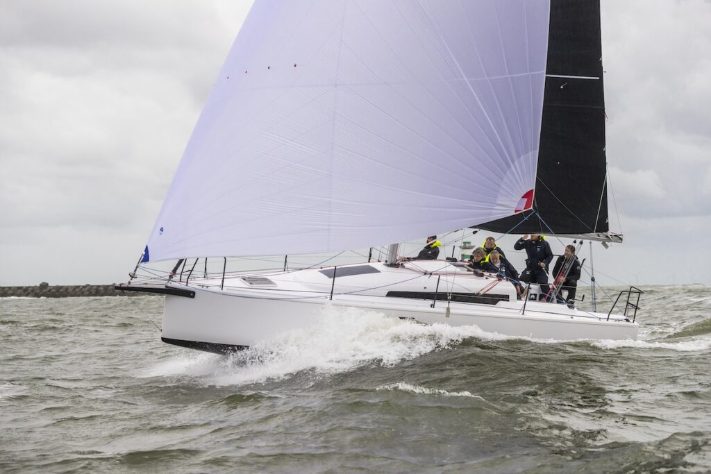 Foco en_1 Beneteau First 30