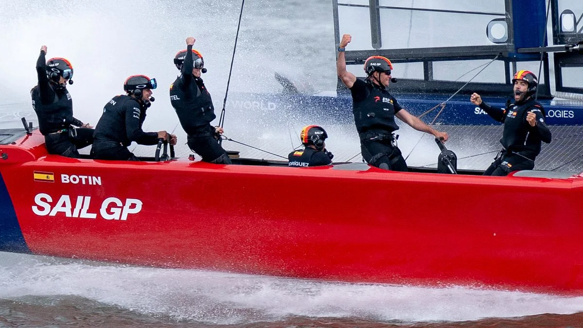 Valencia firma por tres años con SailGP